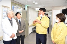 [e하남소식] 감염병 방지에 최선을… 김상호 시장, 대책본부 전환된 보건소 찾아 격려