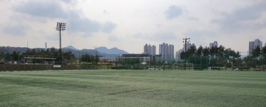 [e의정부소식] 즐겁게 운동하세요… 관내 축구장 보수·확충 개선