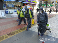 [우리 골목 생기 뿜뿜] 손님들 불안까지 방역하고 싶어요...산본로데오거리 상인들 코로나 퇴치 안간힘