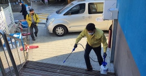 [e안산소식] 코로나19 예방 함께해요… 안산시 외국인주민지원본부, 민·관 합동 방역