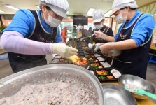 정성 가득한 도시락 먹고 코로나 극복해요
