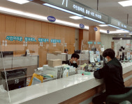 [e하남소식] 코로나19 꼼짝마… 하남시 덕풍1동, 민원창구에 가림막 설치