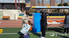 안성 비룡초등학교, 신학기 개학 준비를 위한 교과서 배부