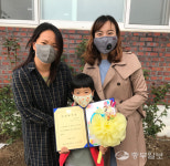 매류초 교사들, 학생들 집집마다 찾아가며 교과서 전달