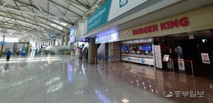 [인천 중구 경제붕괴 위기] 불꺼진 인천공항… 여객 38배나 줄었다