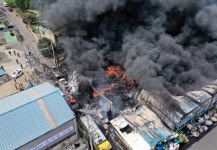 김포시 한 폐기물 재활용업체서 불, 5시간여 만에 큰 불길 잡혀