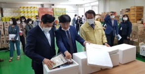 [e군포소식] 안심하고 드세요…한대희 군포시장 등 4개 시 시장, 환경식재료 꾸러미 업체 방문