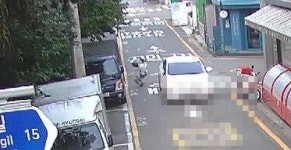 수원 화서동 한 골목길서 승용차가 주차된 차량 4대·건물 외벽 들이 받아…2명 경상