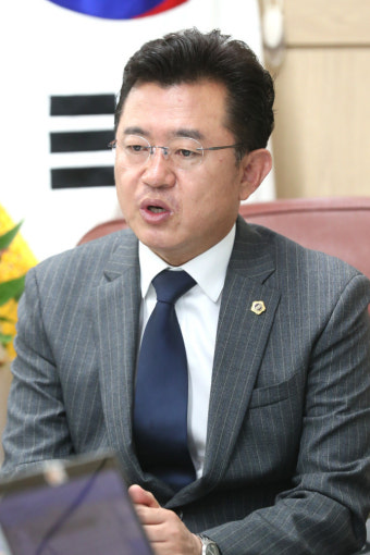[인터뷰] 박근철 경기도의회 민주당 대표의원 