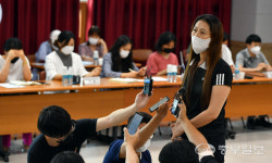 [중부포토] 인터뷰하는 안산유치원 비대위 위원장