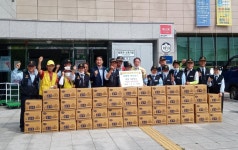 [e파주소식] 나눌 수 있어 기쁘다…파주시 적성면 실버경찰대, 사랑의 감자 기탁