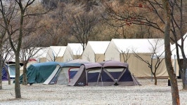 힘들게 열린 수도권매립지캠핑장…코로나 아닌 부실시공이 발목