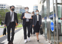 [중부포토] 대구 소상공인 461명 신천지 상대 87억 손해배상 소송