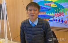 [사람in] 김시욱 관광통역안내원 어떤 외국인이 와도 모국어로 안내할 수 있죠