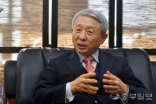 [와이드 인터뷰] 이기현 수원산업단지관리공단 이사장 4차산업혁명 시대, 중소기업은 끊임없는 혁신 이뤄야