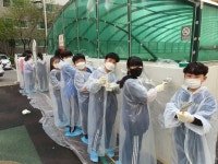 용인 왕산초 공공 시설물 낙서 금지·바른 언어 사용 공모전 입상작 전시회 개최