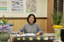 [우리학교 최고] 김효경 다원학교 교장 건강한 사회 일원 되는 교육 펼칠 것