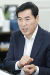 [시장에게 듣는다] 김상돈 의왕시장 리조트 닮은 백운밸리 복합쇼핑몰… 의왕시 랜드마크 될 것