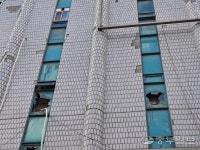 수원의 흉물... 깨지고 떨어지고 지나가기 겁나는 새로나빌딩