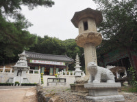 [경기도의 아름다운 사찰] 고려일까 조선일까… 연꽃 들고 두 손 모은 파주 용암사 마애이불입상