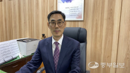 [두둠칫 도서관] 김경선 하늘빛중 교장 독서는 행복을 만드는 기본