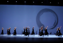 [리뷰] 춤으로 표현한 우리의 본(本)… 경기도무용단 2021 레퍼토리