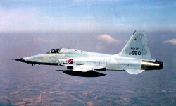 [종합] 화성시 정남면 야산에 공군 F-5E 전투기 추락… 조종사 순직
