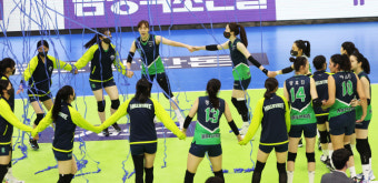프로배구 현대건설, 도로공사에 풀세트 승리 '승점 1' 부족...축배 다음에