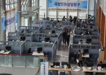 시청 1층로비에서 편하게 상담하세요… 용인시 종합민원상담 창구 호평