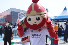 수원FC, 10일 홈경기서 경품증정·푸드트럭 등 봄맞이 이벤트 진행