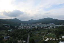 서봉마을 주민들 난개발 방지를 위해서라도 도로·천변 등 먼저 정비해야