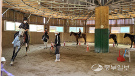 이천 설성초 전교생 승마로 자신감 쑥쑥