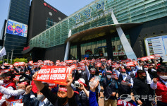 안양역 광장 앞에 모인 버스노동자