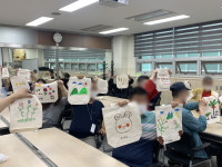 해피 투게더…의왕시정신건강복지센터·봉사단체 낮은의자, 에코백 만들기 행사 개최