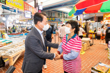 윤환 인천 계양구청장, 전통시장 시설 현대화사업 추진 현장 점검