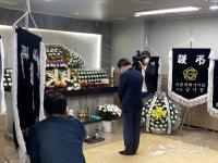 수원 세 모녀 빈소 찾은 김동연, 부끄러운 마음…옛날처럼 되풀이 하고 싶지 않아