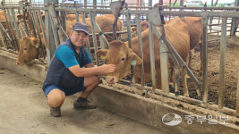 엄주탁 평택시 오성면 당거리농장주 빚에 짓눌렸던 축산업, 경영회생지원 받고 버틸 수 있었죠