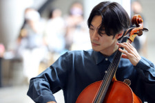 미술관을 가득 채운 첼로 선율… 홍진호, 조윤성의 뮤직토크 성료