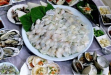 회 小자 한 팩에 9만원…월미도 한 횟집 바가지 상술 논란