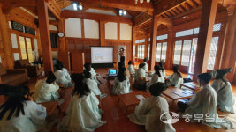 전통문화 이해하는 특별한 시간… 안성시, 덕봉서원 전통제례 초등체험 프로그램 운영