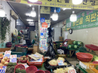 정말 지역화폐 죽이나…불안한 상인들