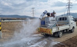 안성시, 조류인플루엔자 차단방역 강화…농장 방역수칙 준수 현수막 배포