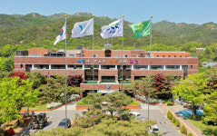 과천시, 정부과천청사역 3번 출구 등 5곳 대상 정치 현수막 우대 게시대 운영