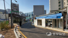 수원역 집창촌 없앤지 1년, 군공항 규제에 개발 막혔다