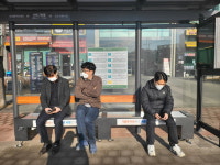 의왕시, 버스승강장 냉온열의자 확대 설치…안전하고 쾌적한 대중교통 서비스 제공 노력