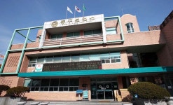 인천 동구, 지역아동센터와 건강 과일바구니 사업 실시… 올바른 식습관 형성 지원