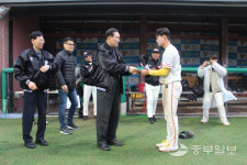 창단 1개월 신안산대학교 야구부, 개막전 콜드게임 승 감격