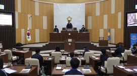 인천 신송중 진로탐구 동아리, 연수구의회서 모의 의회 체험