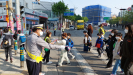 인천 중부경찰서, 서림초교서 교통안전 캠페인 실시