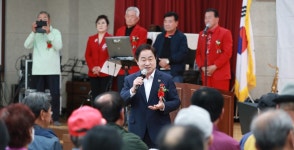 주광덕 남양주시장, 수동면 어버이날 어르신 잔치 참석… 즐거운 시간 보내세요